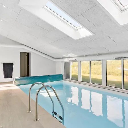 펜션 4 Bedroom In *